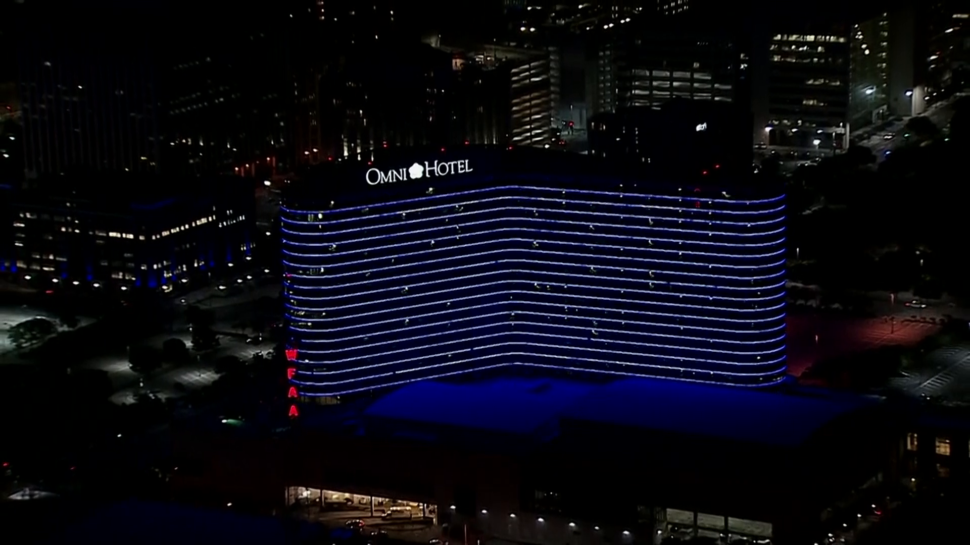 Dallas hotel remembers police officers killed in 2016 ambush with light display