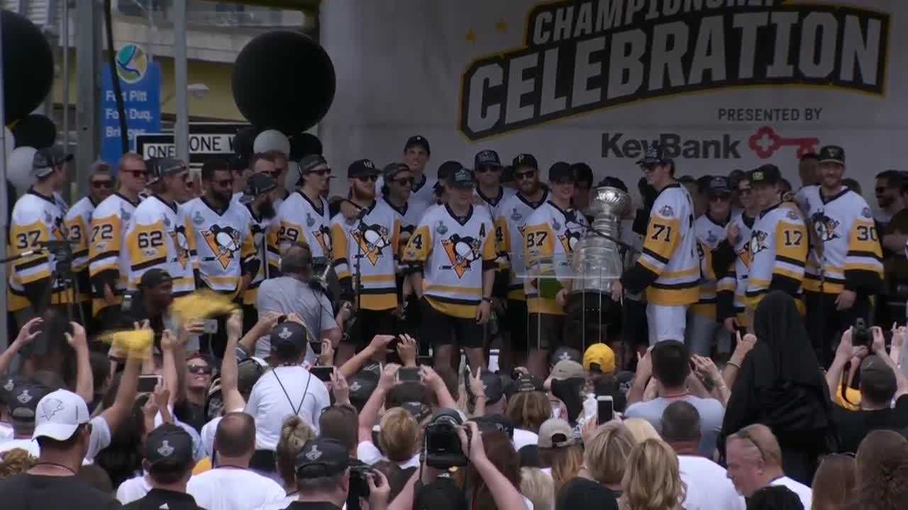 Group shot! #Penguins say 'thank you' to fans at Stanley Cup championship rally