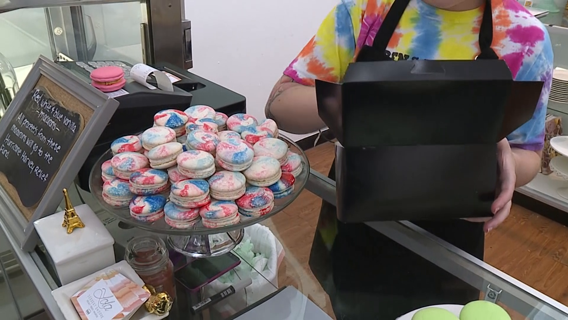 Bakery makes macarons with love to benefit Houston victims