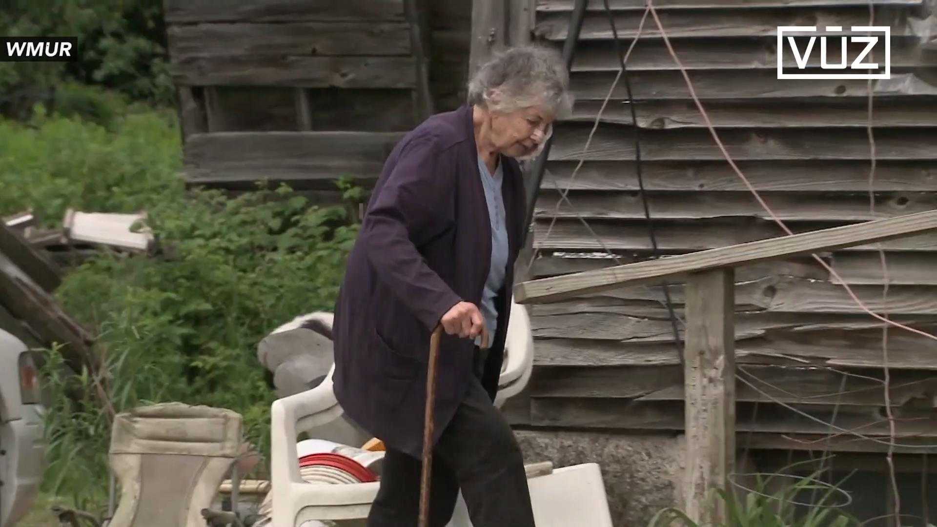 Woman, 80, fights off rabid bobcat