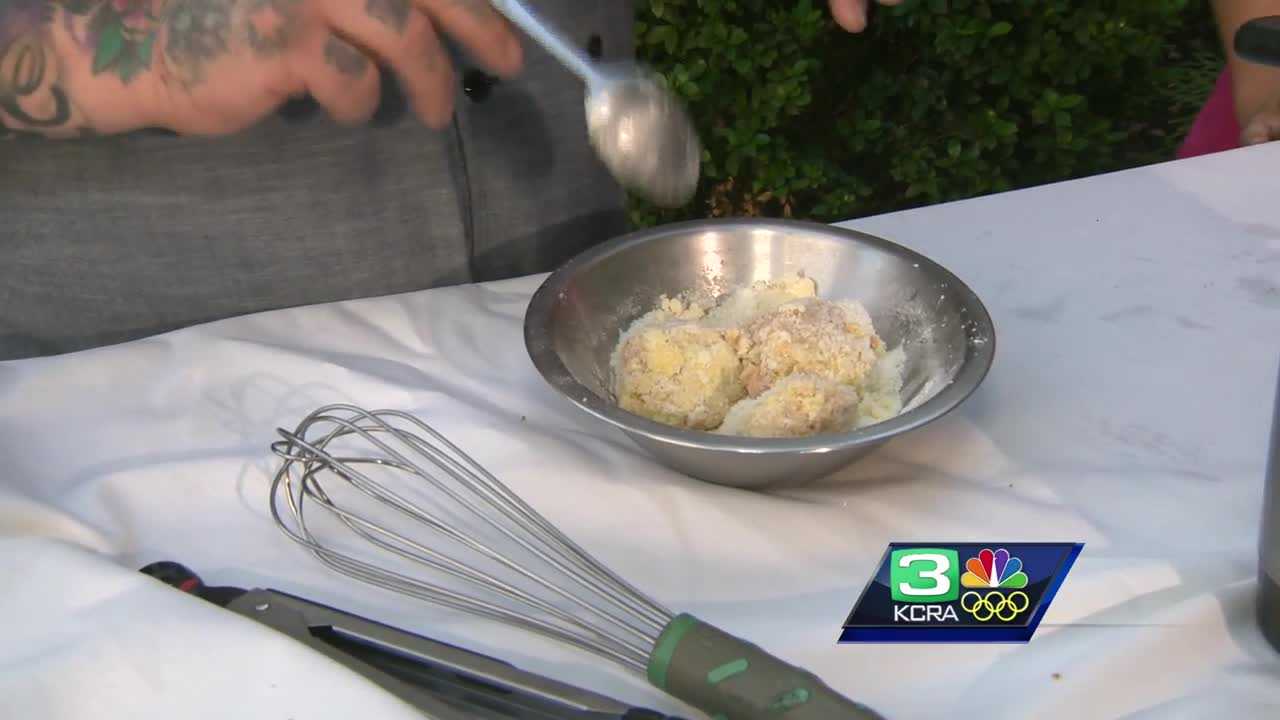 Chefs compete to see who can make the best rice