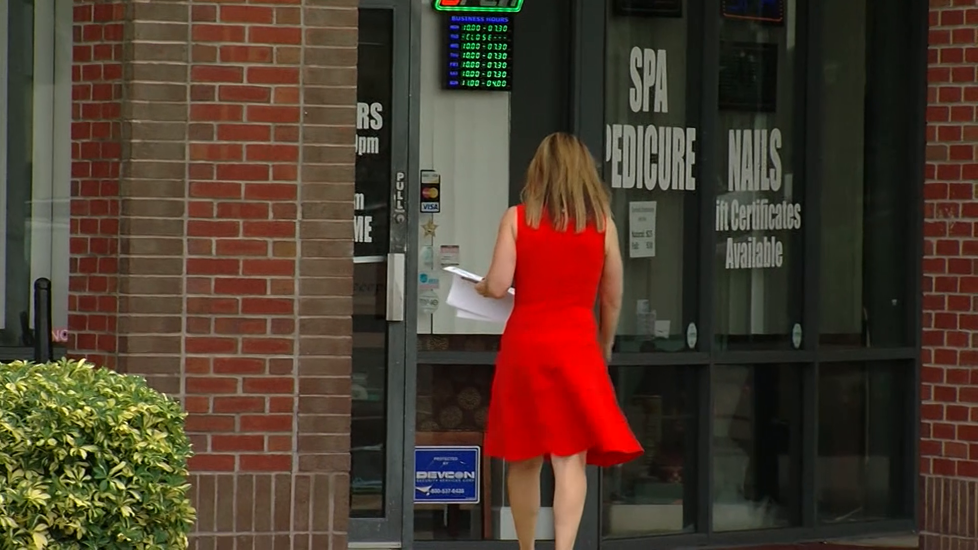 Woman spends week in the hospital after pedicure causes infection