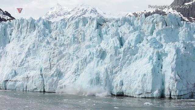 Chunk of ice four times the size of Manhattan breaks off of Antarctic glacier