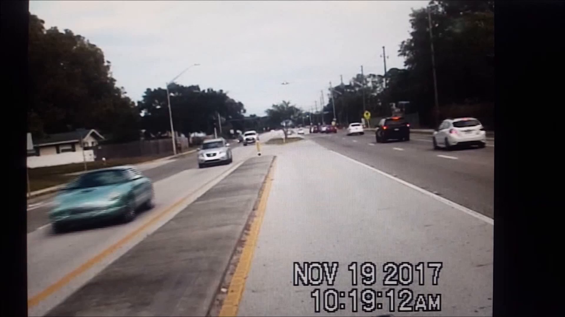 Dashcam footage captures small plane crash on Florida highway