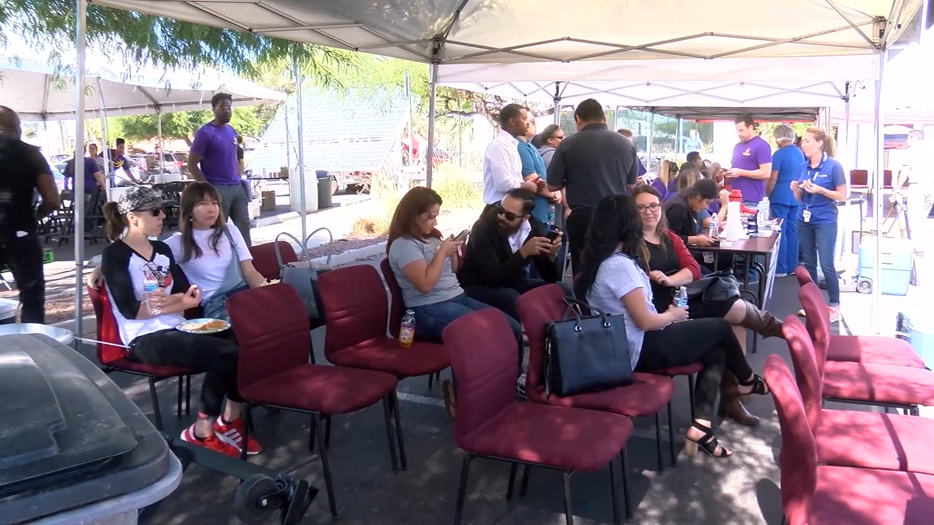 Las Vegas pays tribute to hospital employees who worked during shooting