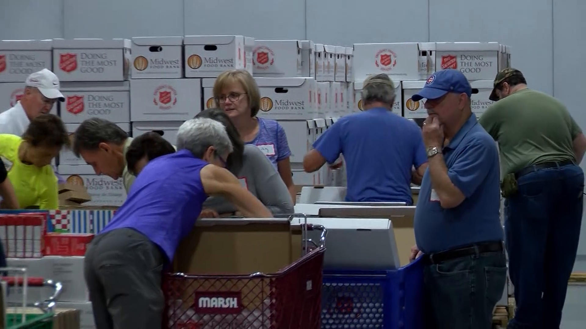 Texas family stuck in Illinois helps Harvey victims