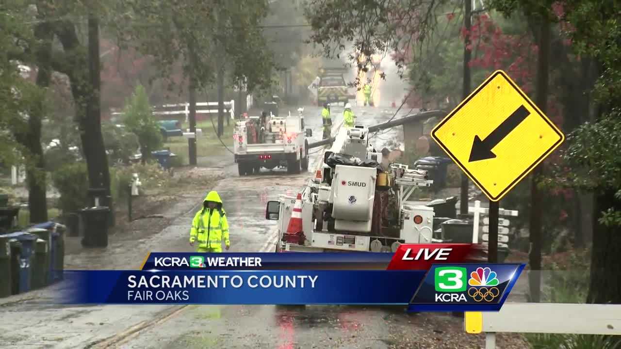 Tree takes down power pole in Fair Oaks