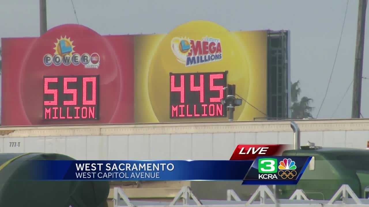 Combined Mega Millions, Powerball jackpots now nearly $1B