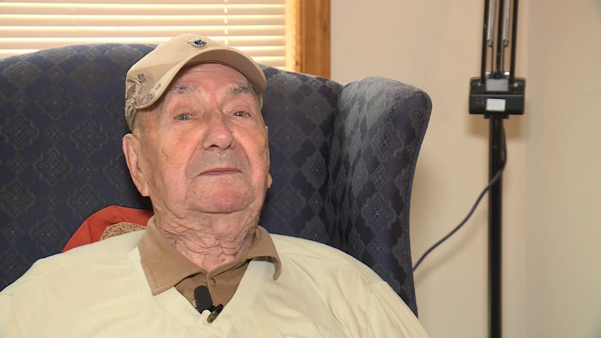 World War II veteran talks about survival after being shot down