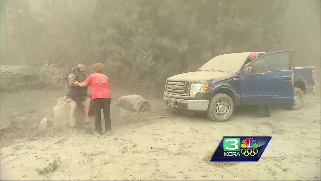 Dust cloud covers Yosemite Valley after rockfall at El Capitan