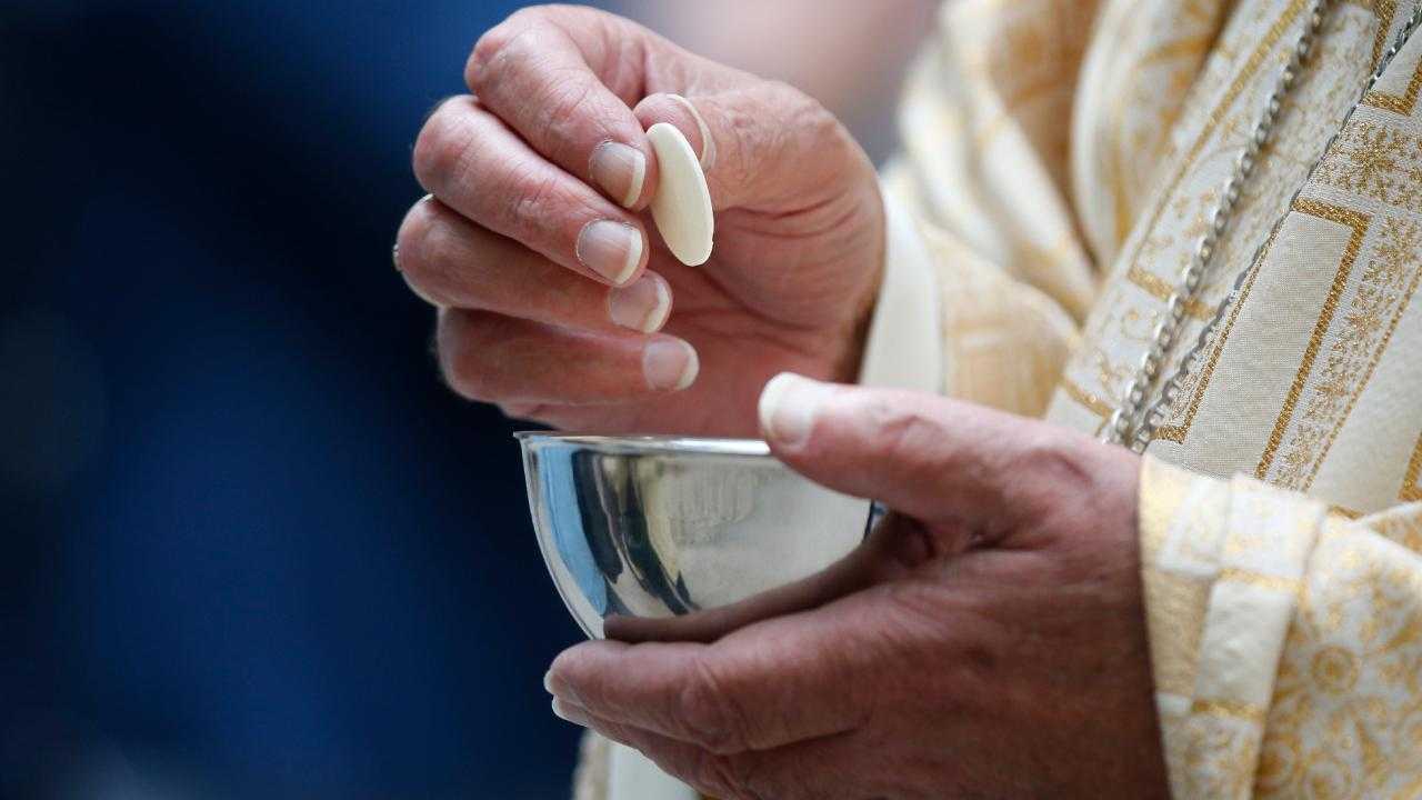Vatican bans gluten-free wafers for Holy Communion