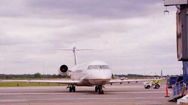 Why the way we board airplanes can spread diseases