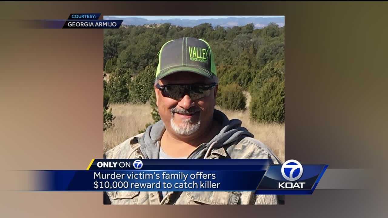 Family offers $10K reward to help catch beloved father's killer