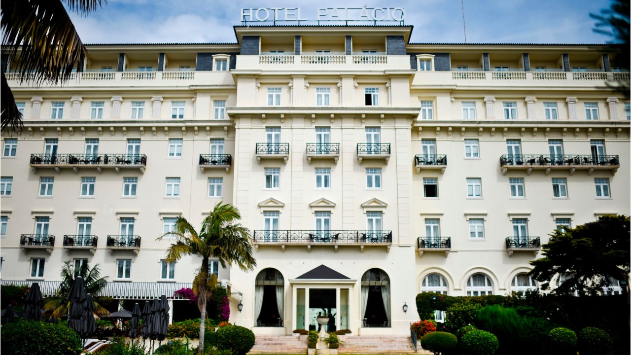 Airbnb to buy background check startup to battle scammers