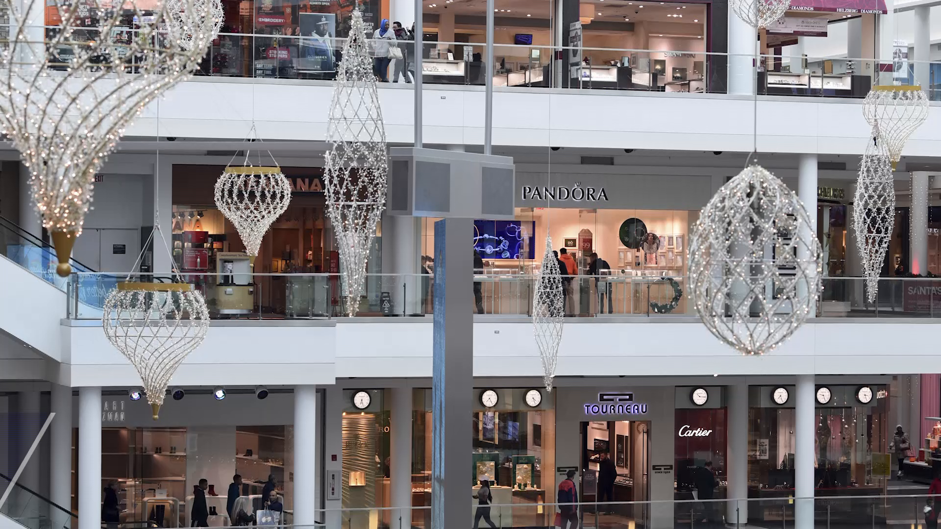 'Super Saturday' shoppers making last-minute Christmas purchases