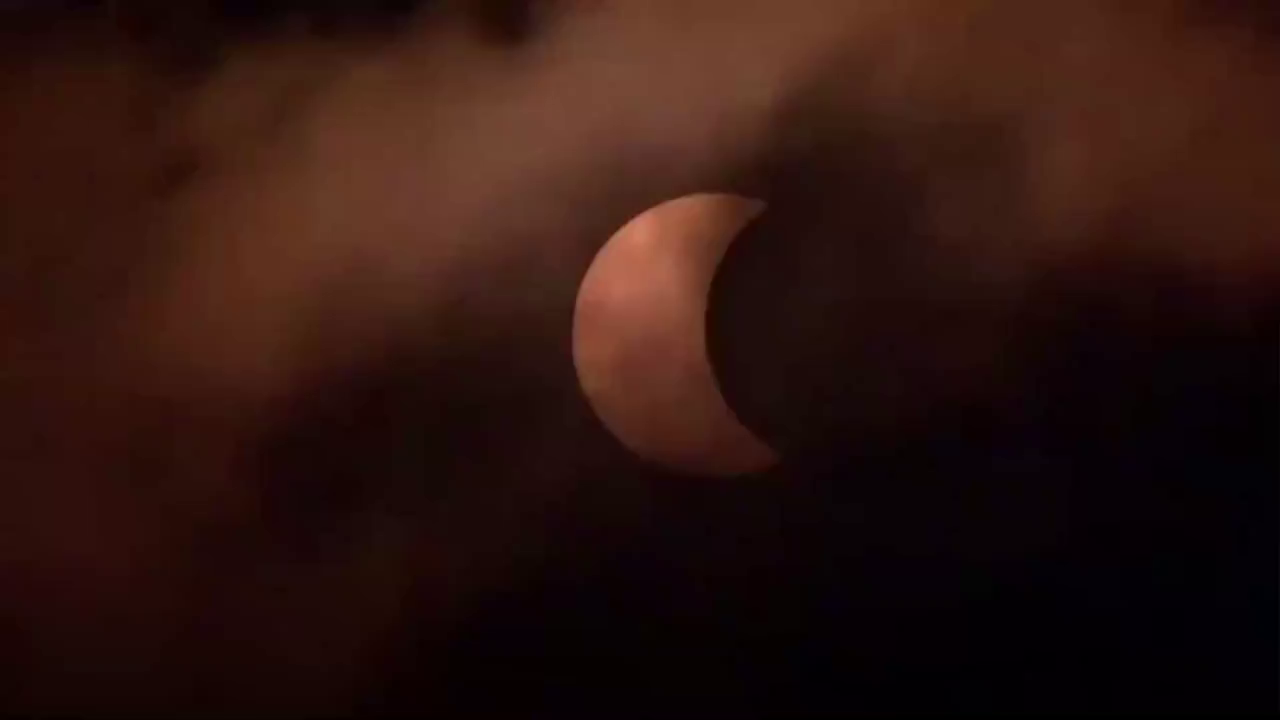 Can wireless networks handle high usage during the eclipse?