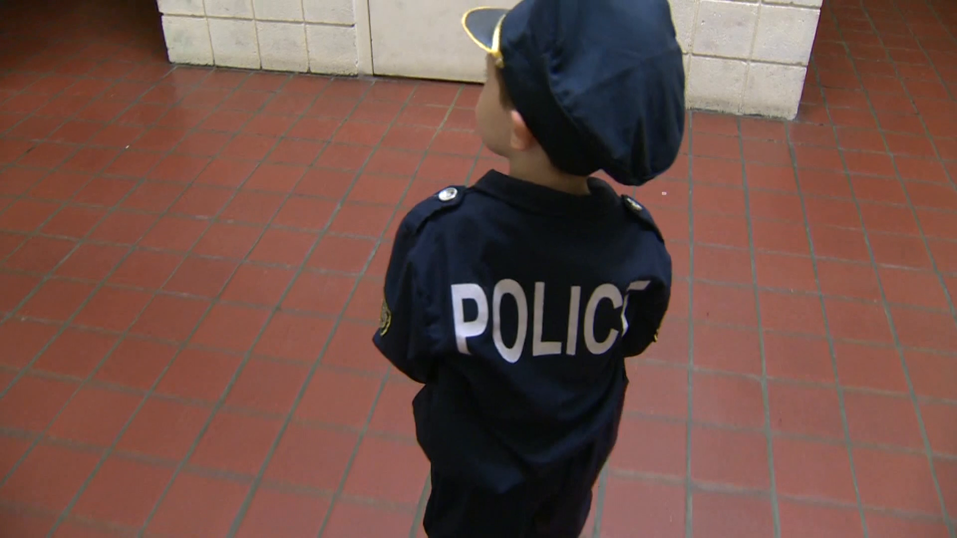 Pulled over by a preschooler? Officer makes 4-year-old boy's day
