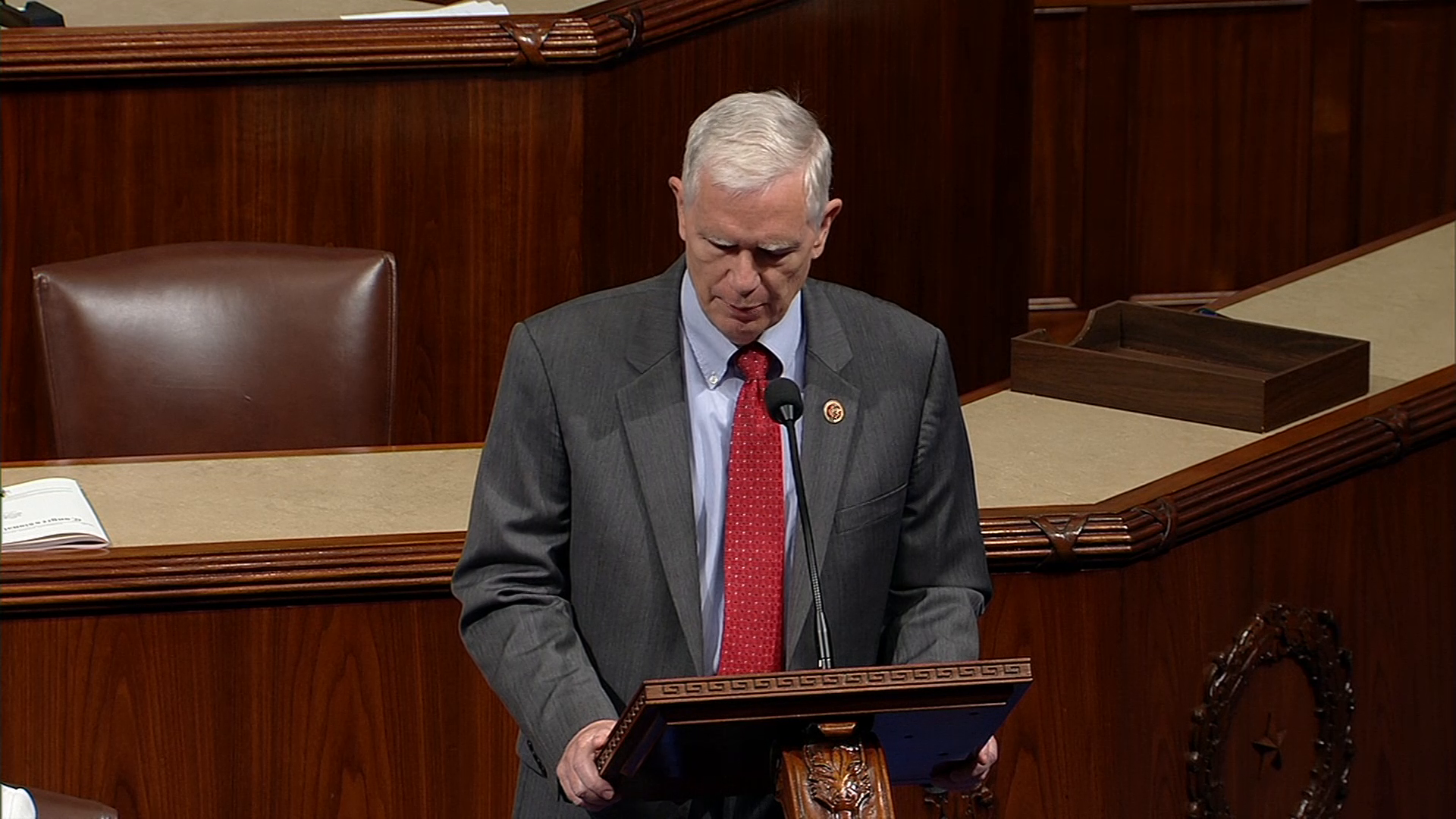 Alabama Rep. Mo Brooks makes emotional speech on cancer diagnosis