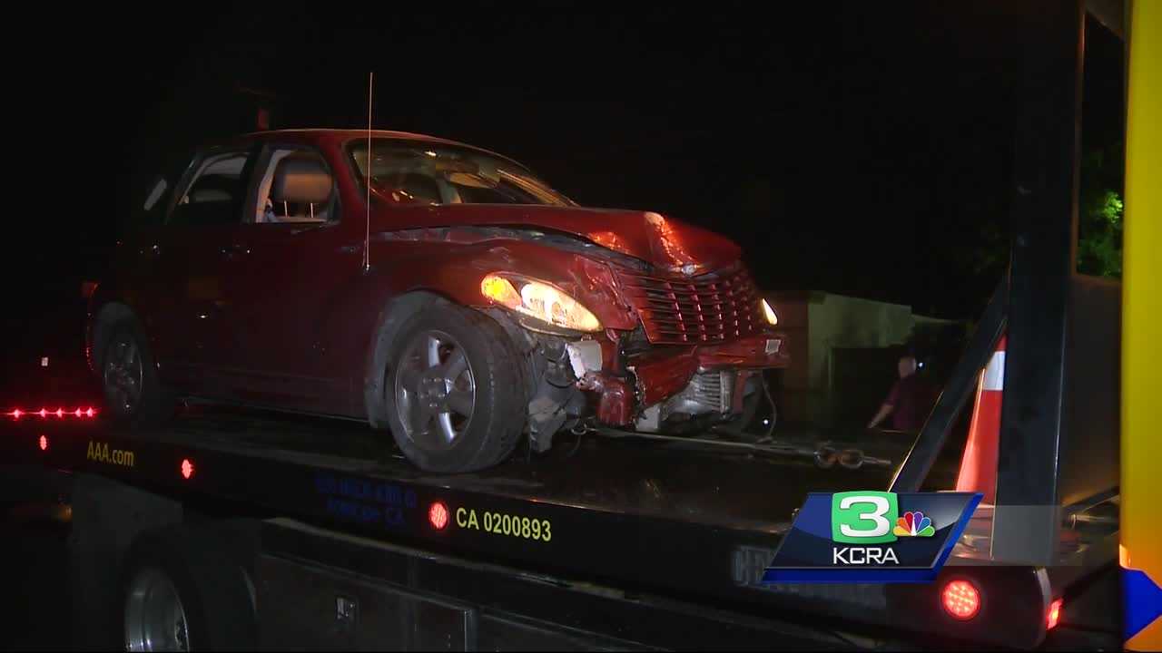 Car slams into power pole overnight in Sacramento
