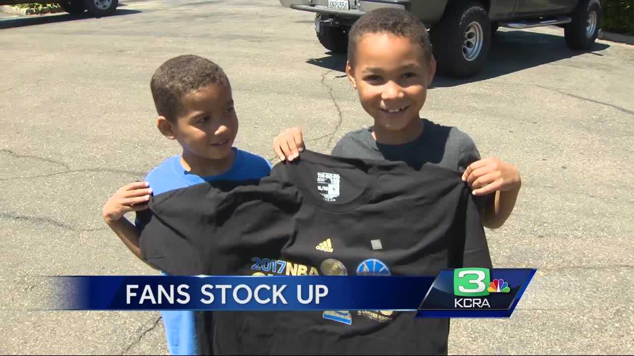 Warriors fans stock up on championship gear in NorCal