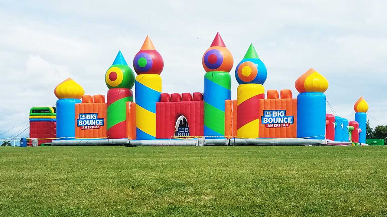 Giant Inflatable Castle: ​How 2 guys from Scotland made this dream a reality​