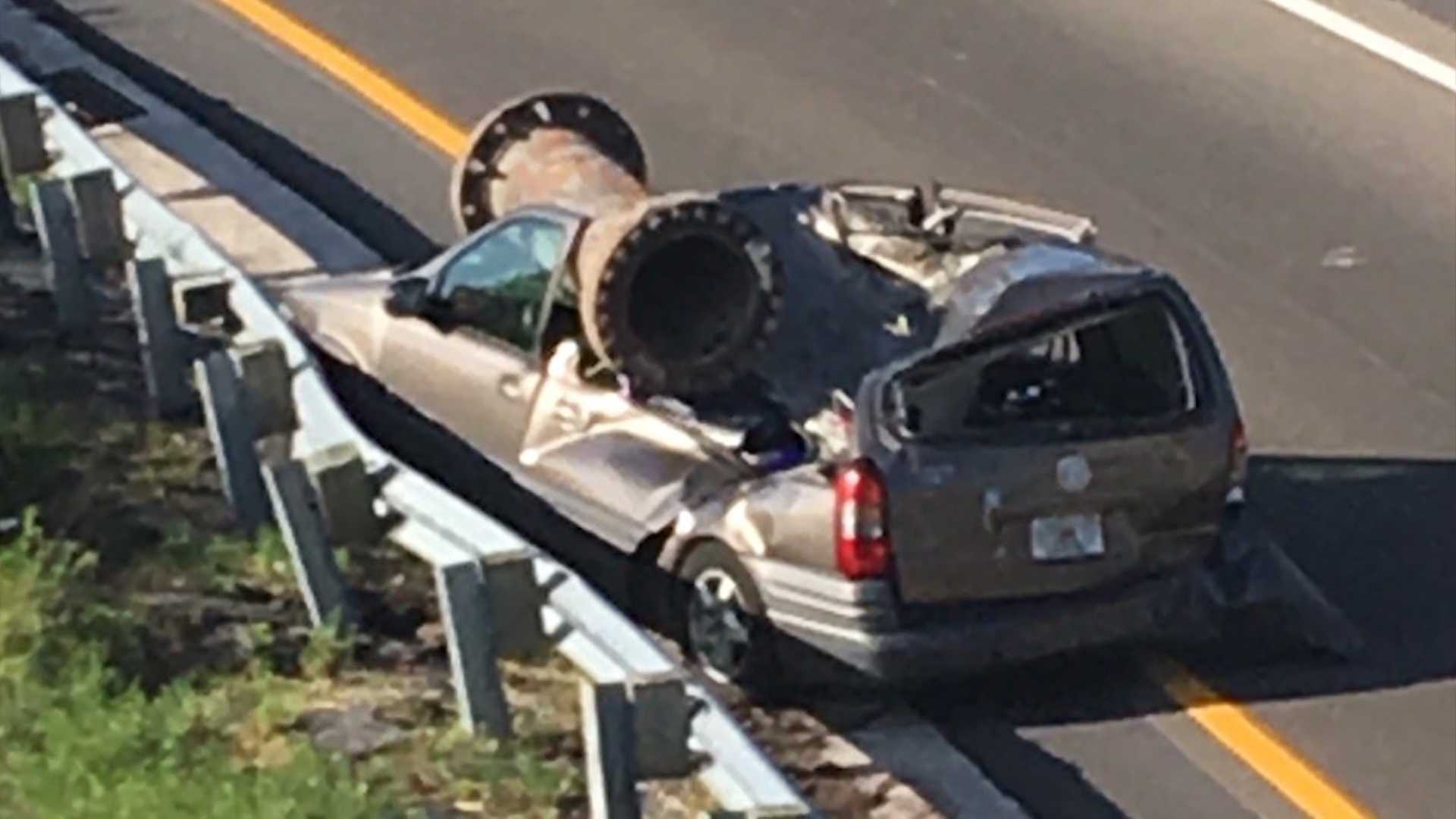 Driver walks away after huge pipe crashes onto van Driver walks away after huge pipe crashes onto van