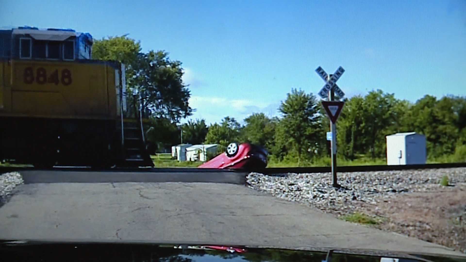 Major hazard at railroad crossing leads to near-miss