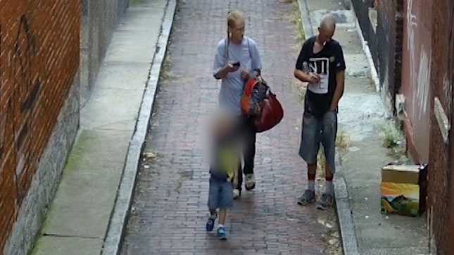 Video: Mom shoots up in front of 4-year-old son