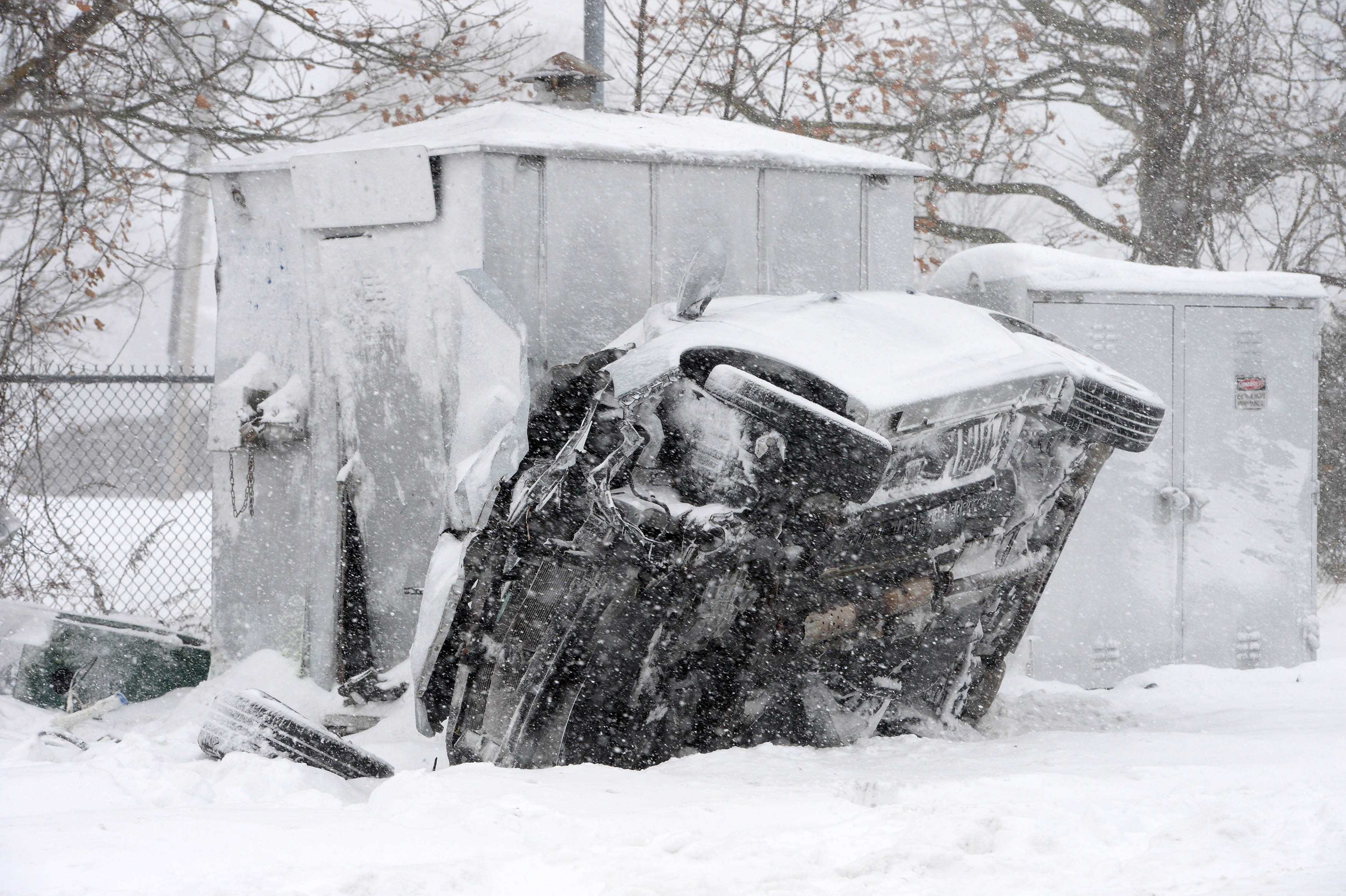 'Snow Angels:' Pair saves couple from train collision