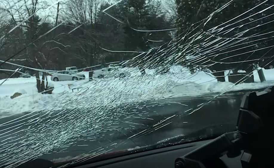 'Like you see in the movies': Chunk of ice nearly shatters woman's windshield