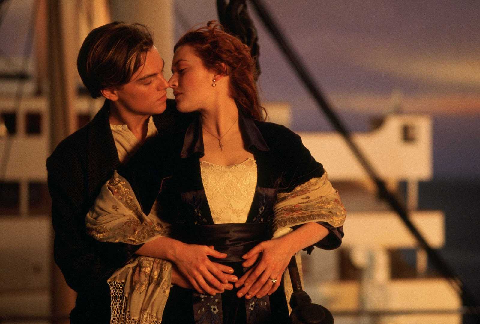 'Titanic' is coming back to movie theaters this December